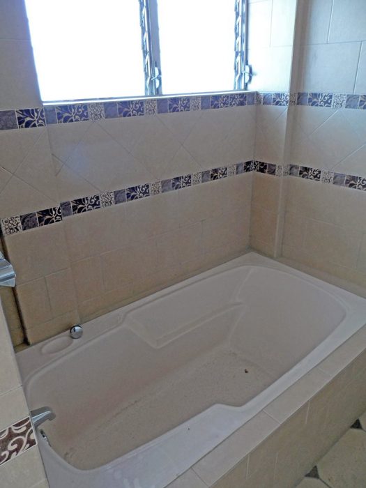 Bañera, apartamento 1A, Quetzaltenango.