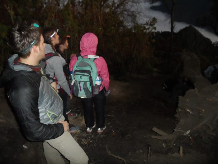 Caminata nocturna rumbo al volcán Santa María, Quetzaltenango.